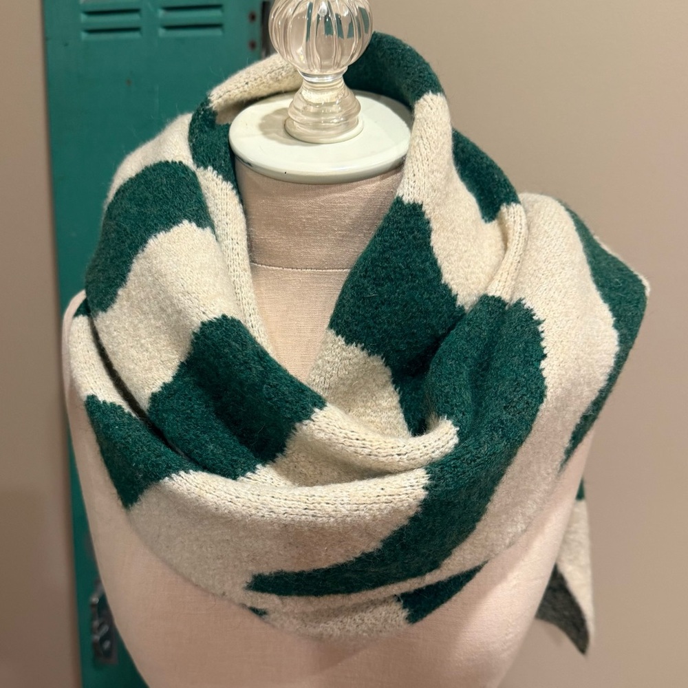 Anthropologie Green and Cream Textured Scarf - Picture 2 of 4